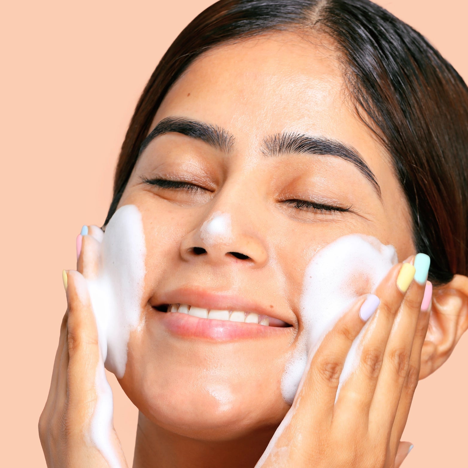 Daily Glow Brightening Foaming Facial Cleanser